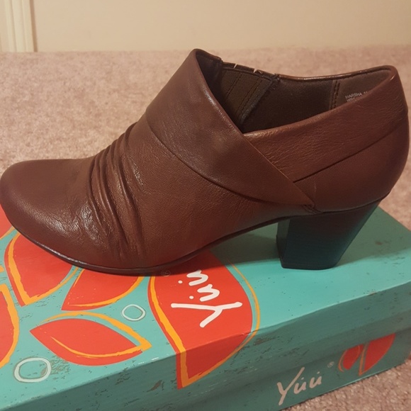 yuu booties